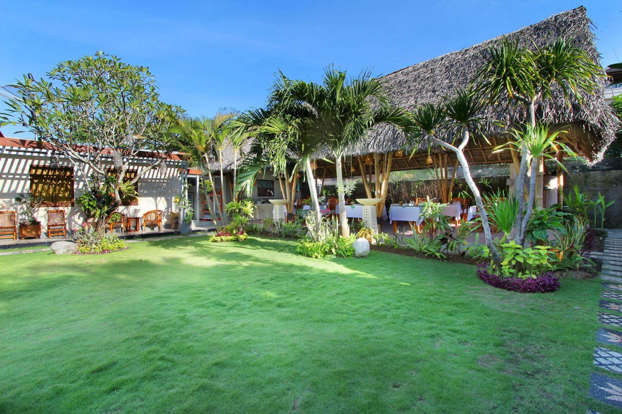 Jimbaran Lestari Hotel & Residence - Spa Exterior photo